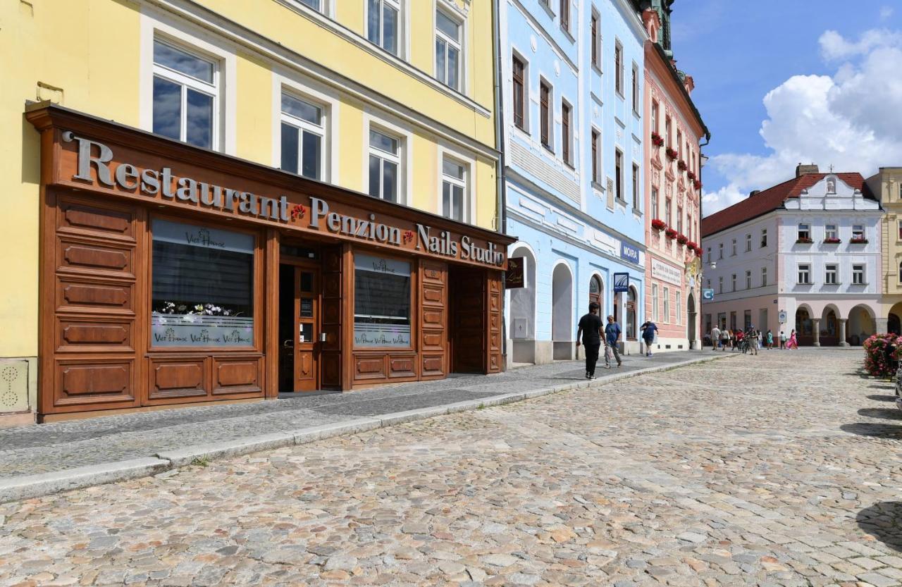 Apartmany Na Namesti 85 ยินดริคูฟราเดตส์ ภายนอก รูปภาพ