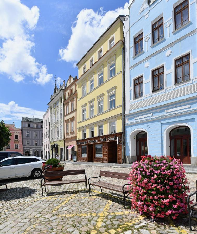 Apartmany Na Namesti 85 ยินดริคูฟราเดตส์ ภายนอก รูปภาพ