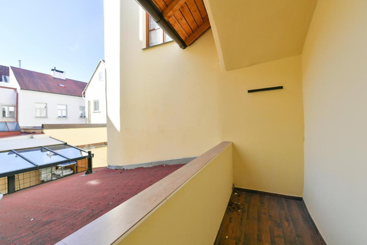 Apartmany Na Namesti 85 ยินดริคูฟราเดตส์ ภายนอก รูปภาพ