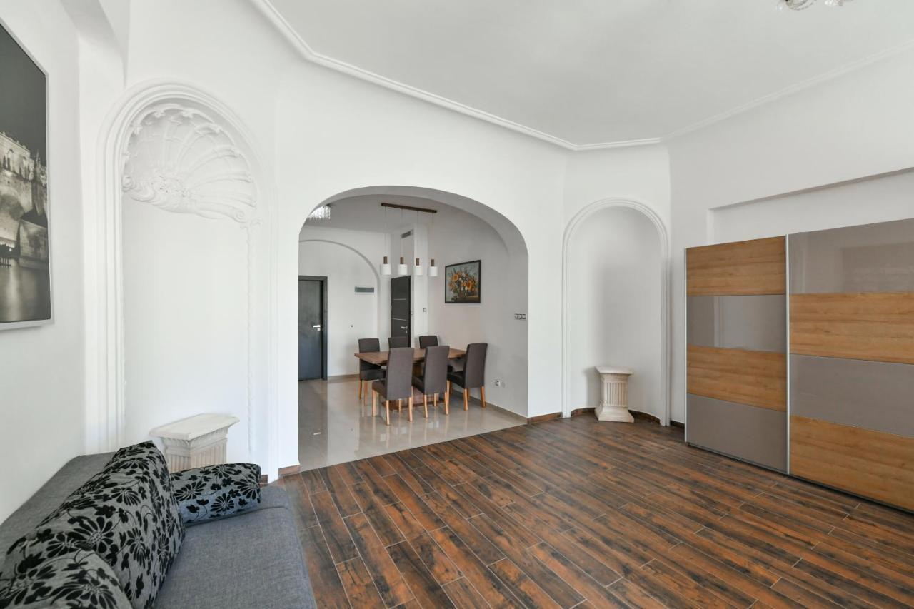 Apartmany Na Namesti 85 ยินดริคูฟราเดตส์ ภายนอก รูปภาพ
