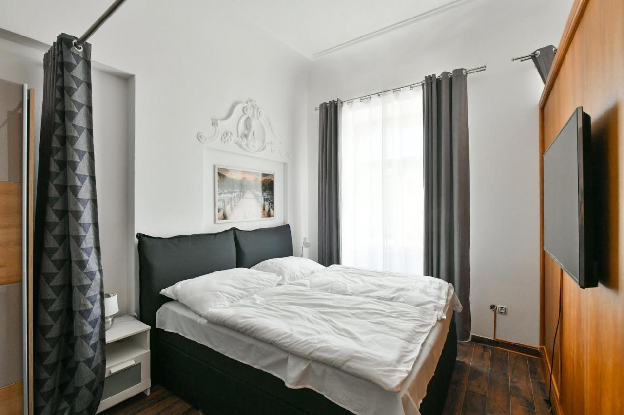 Apartmany Na Namesti 85 ยินดริคูฟราเดตส์ ภายนอก รูปภาพ