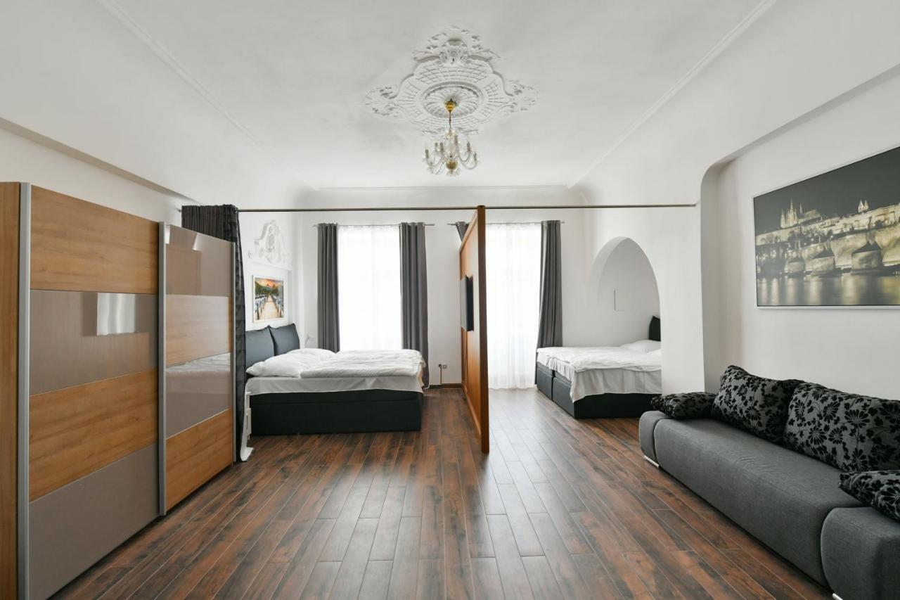 Apartmany Na Namesti 85 ยินดริคูฟราเดตส์ ภายนอก รูปภาพ