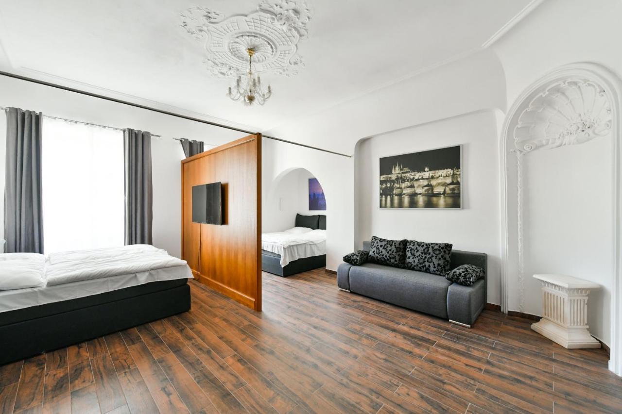 Apartmany Na Namesti 85 ยินดริคูฟราเดตส์ ภายนอก รูปภาพ
