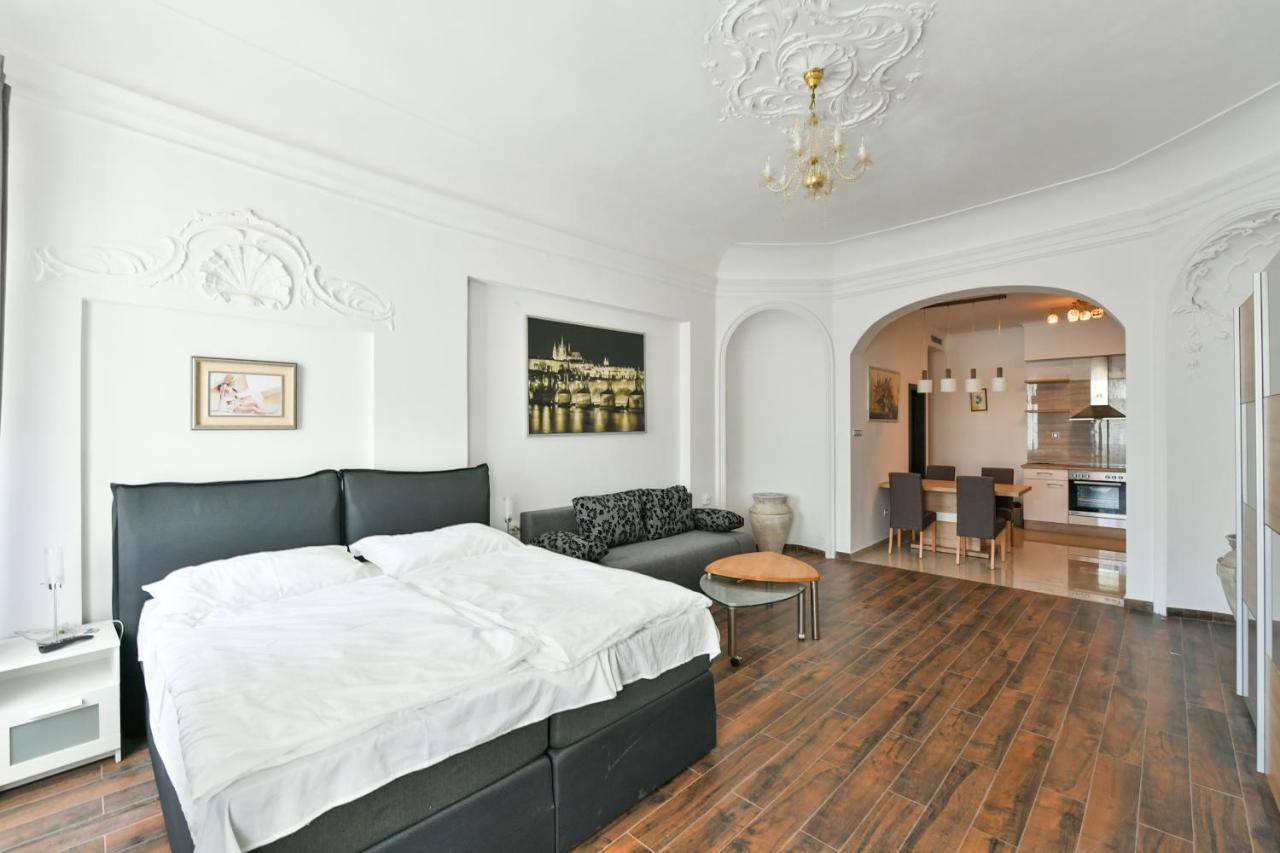 Apartmany Na Namesti 85 ยินดริคูฟราเดตส์ ภายนอก รูปภาพ