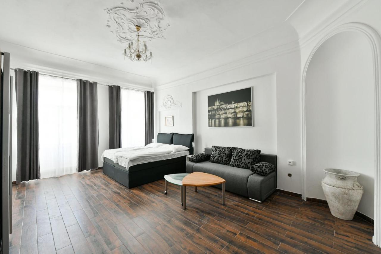 Apartmany Na Namesti 85 ยินดริคูฟราเดตส์ ภายนอก รูปภาพ