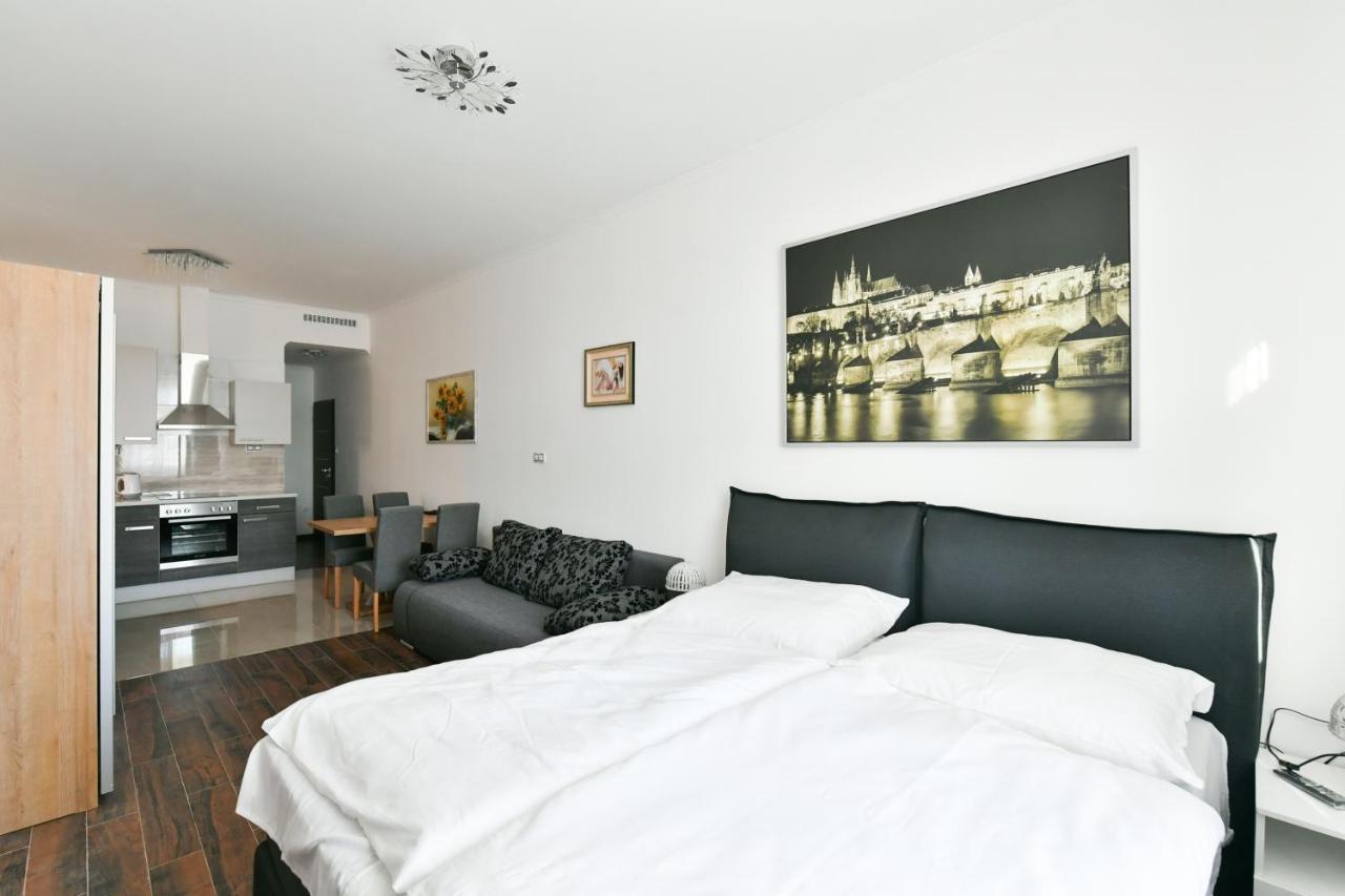 Apartmany Na Namesti 85 ยินดริคูฟราเดตส์ ภายนอก รูปภาพ