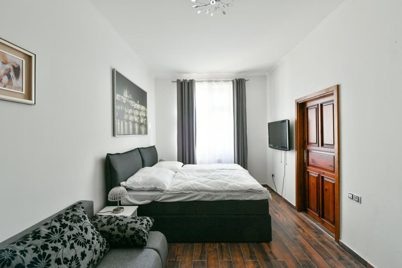 Apartmany Na Namesti 85 ยินดริคูฟราเดตส์ ภายนอก รูปภาพ