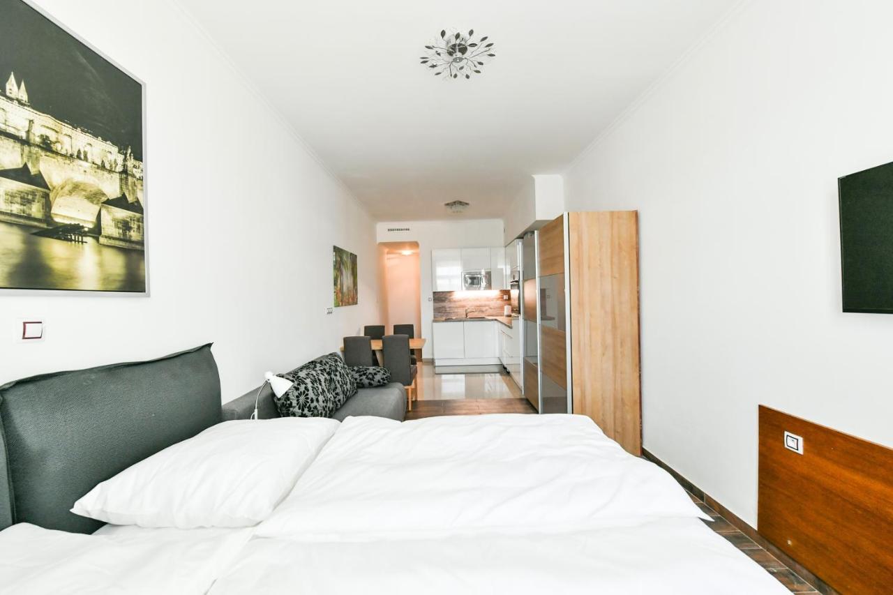Apartmany Na Namesti 85 ยินดริคูฟราเดตส์ ภายนอก รูปภาพ