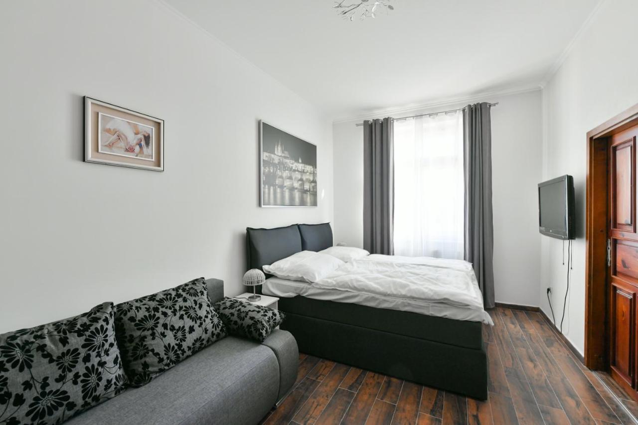 Apartmany Na Namesti 85 ยินดริคูฟราเดตส์ ภายนอก รูปภาพ