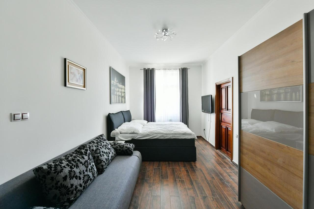 Apartmany Na Namesti 85 ยินดริคูฟราเดตส์ ภายนอก รูปภาพ