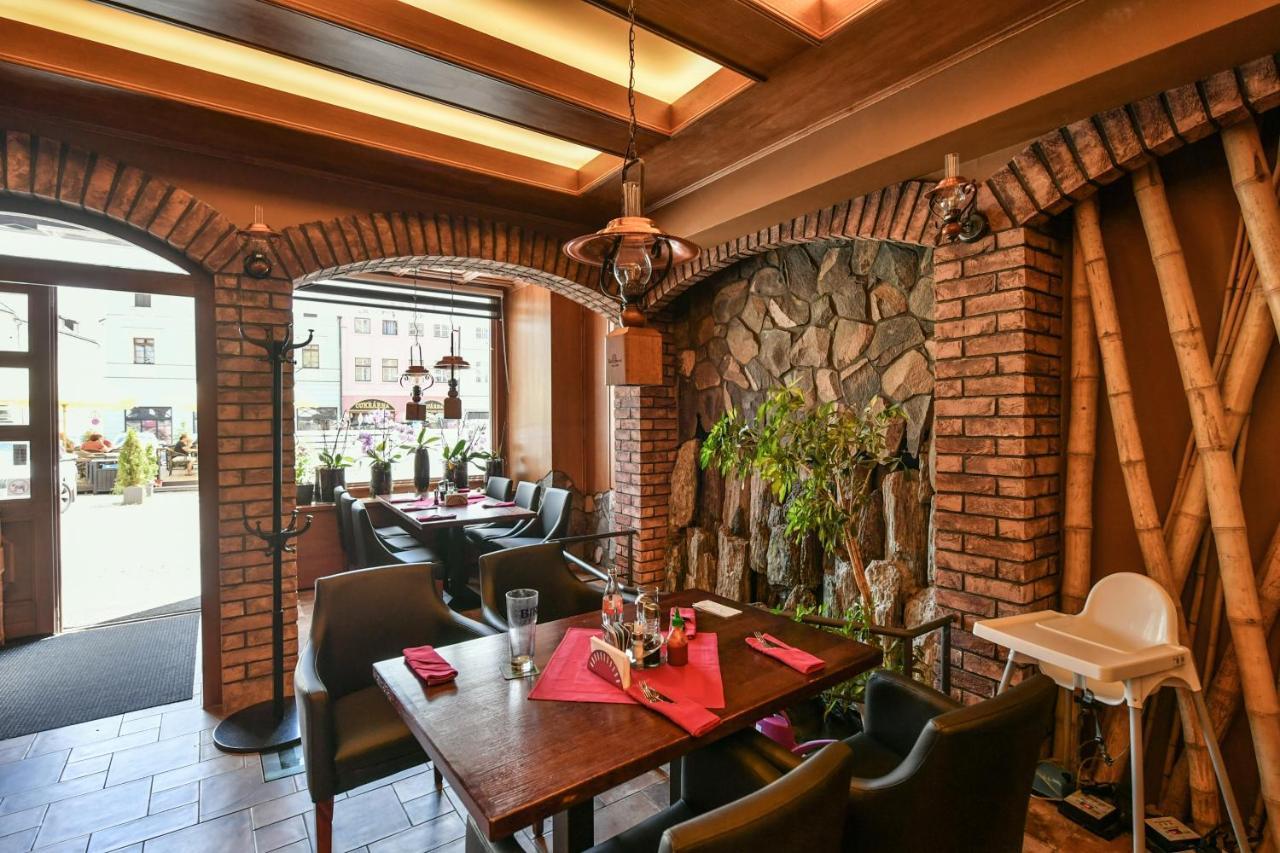 Apartmany Na Namesti 85 ยินดริคูฟราเดตส์ ภายนอก รูปภาพ